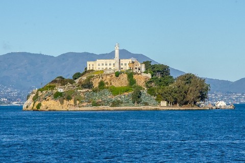 Travel to Alcatraz Island