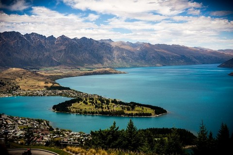 Travel to South Island (New Zealand)